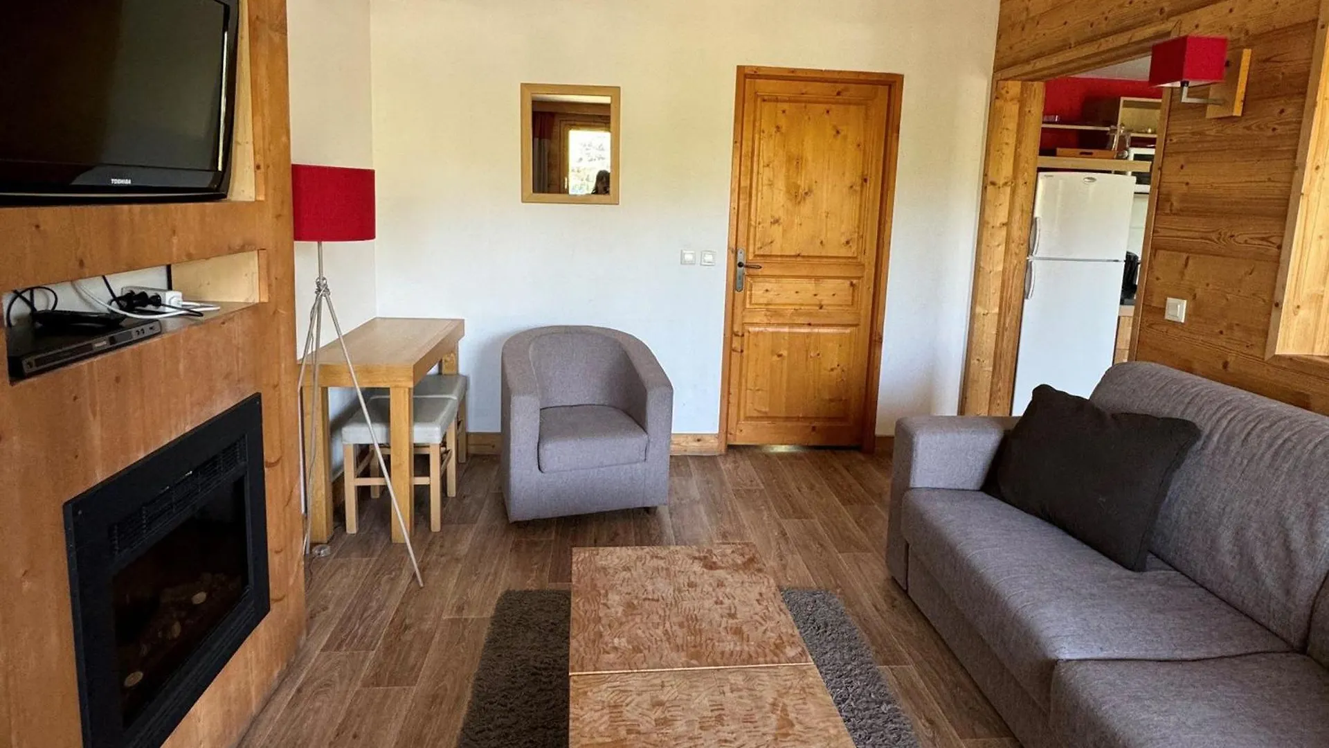 Appartement 3P, Piscine Chauffee, Animaux Admis, Pieds Des Pistes - Fr-1-181-2819 contacts